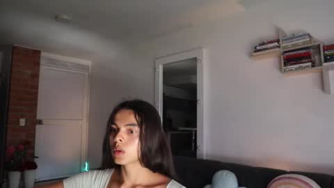 Snapshot of _vahos chatting on 03/19/26, 05:17 Anastasia Vahos online show from 03/19/26, 05:17