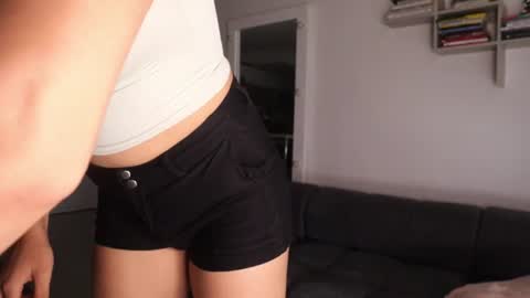 Anastasia Vahos online show from 07/15/26, 12:21