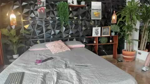 _valentina_69 online show from 09/19/25, 03:45