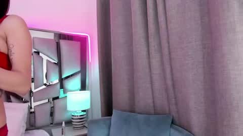 _valeria_saenz_ online show from 06/11/26, 03:04