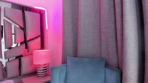 _valeria_saenz_ online show from 06/12/26, 02:54