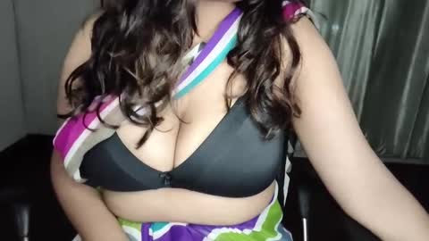 _vanshika_0 online show from 09/30/25, 02:44
