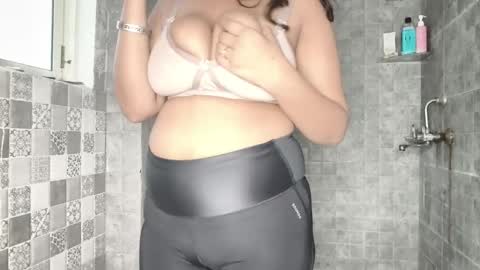 _vanshika_0 online show from 11/01/25, 11:45