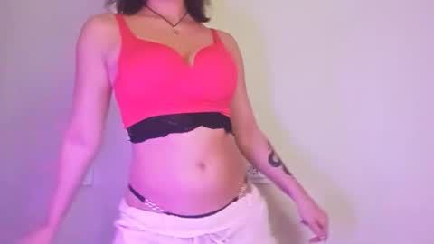 Snapshot of _velvetvibe_ chatting on 09/20/25, 06:20 Mia online show from 09/20/25, 06:20