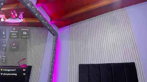 Snapshot of _veronica_tits chatting on 10/10/25, 05:06 Veronica  online show from 10/10/25, 05:06