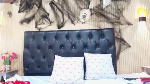 Snapshot of _veronica_tits chatting on 10/24/25, 04:09 Veronica  online show from 10/24/25, 04:09