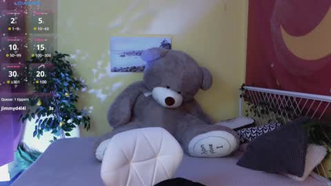 Vickie online show from 02/03/25, 10:32