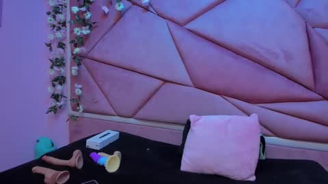 Snapshot of _victoriaboobs chatting on 11/05/25, 08:20 _victoriaboobs online show from 11/05/25, 08:20