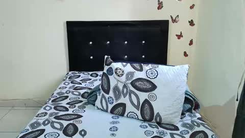 Snapshot of _victoriia_971 chatting on 10/27/25, 01:59 _victoriia_971 online show from 10/27/25, 01:59