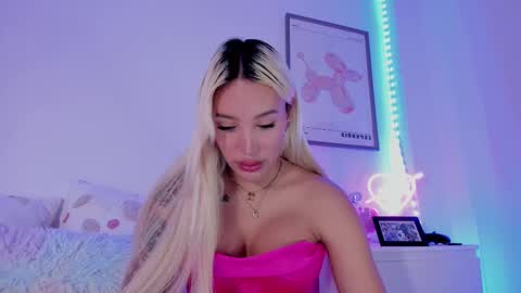 Snapshot of _viioletweekend_ chatting on 03/09/25, 09:03 online show from 03/09/25, 09:03