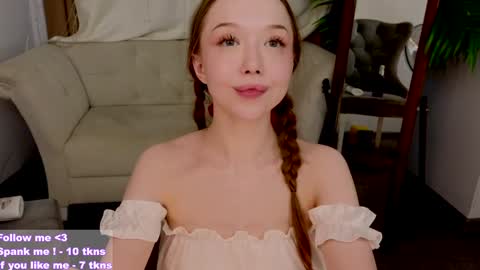 Snapshot of _violet_mills_ chatting on 01/17/25, 02:29 Violet online show from 01/17/25, 02:29