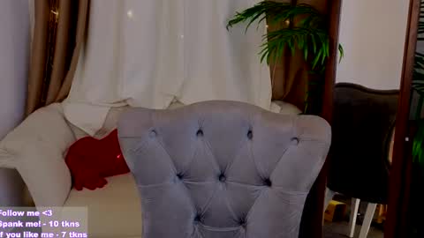 Snapshot of _violet_mills_ chatting on 02/20/25, 08:58 Violet online show from 02/20/25, 08:58
