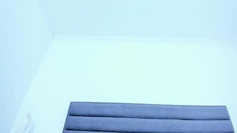 _violet_moon1 online show from 02/06/25, 09:38