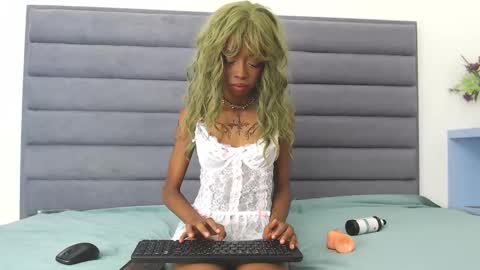 _violet_moon1 online show from 02/22/25, 09:59