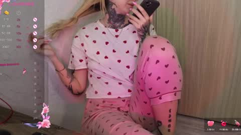 Snapshot of _viv1an_ chatting on 01/14/25, 05:34 Alis online show from 01/14/25, 05:34