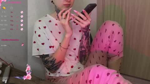 Snapshot of _viv1an_ chatting on 01/20/25, 06:10 Alis online show from 01/20/25, 06:10