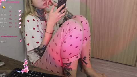 Snapshot of _viv1an_ chatting on 02/02/25, 08:41 Alis online show from 02/02/25, 08:41