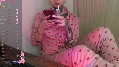 Snapshot of _viv1an_ chatting on 02/06/25, 05:30 Alis online show from 02/06/25, 05:30