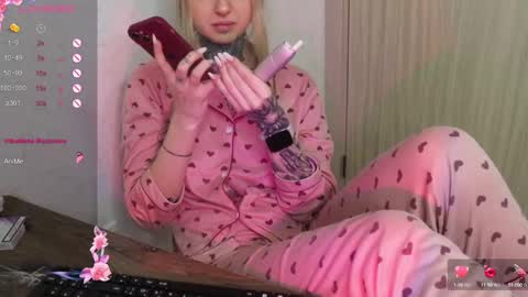 Snapshot of _viv1an_ chatting on 02/07/25, 01:01 Alis online show from 02/07/25, 01:01