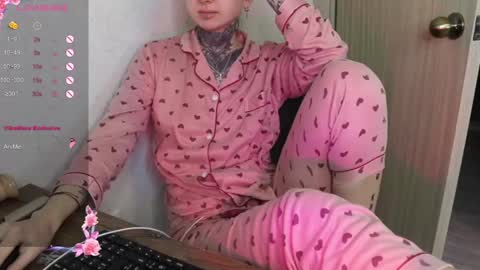 Snapshot of _viv1an_ chatting on 02/12/25, 08:59 Alis online show from 02/12/25, 08:59