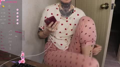 Snapshot of _viv1an_ chatting on 03/05/25, 06:33 Alis online show from 03/05/25, 06:33