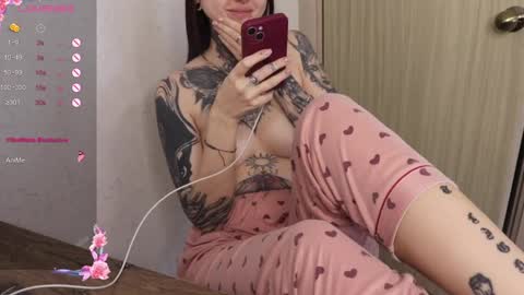 Snapshot of _viv1an_ chatting on 03/07/25, 05:40 Alis online show from 03/07/25, 05:40