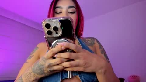 Snapshot of _viviana chatting on 10/12/25, 11:04 INSTAGRAM pinzon viviana online show from 10/12/25, 11:04