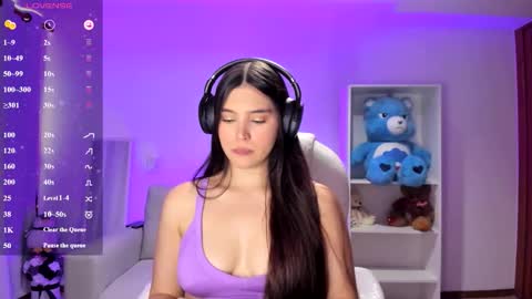 Fernanda  online show from 10/21/25, 09:04