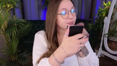 Wendy online show from 12/14/24, 01:49