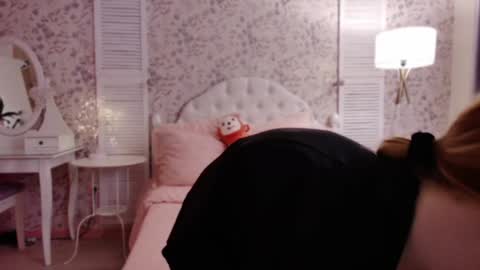 Wendy online show from 12/11/24, 07:42