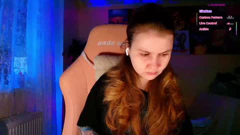 Snapshot of _witch__ chatting on 03/22/26, 06:39 Enni online show from 03/22/26, 06:39