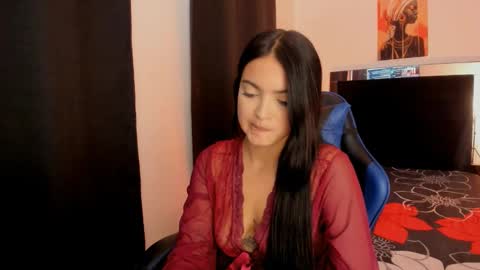 Snapshot of _xiimena chatting on 02/23/26, 06:49 xiimena and danilo online show from 02/23/26, 06:49