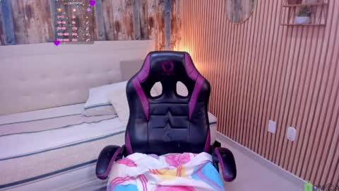 Snapshot of _your_favorite_ chatting on 05/15/26, 10:50 _your_favorite_ online show from 05/15/26, 10:50
