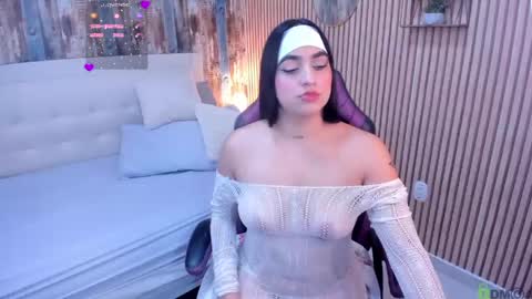 Snapshot of _your_favorite_ chatting on 05/19/26, 10:38 _your_favorite_ online show from 05/19/26, 10:38