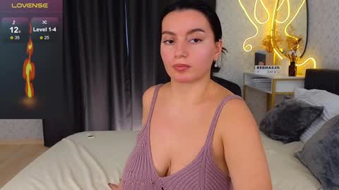 Jasmine online show from 12/03/24, 11:22
