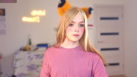 Snapshot of _yourfoxy_ chatting on 10/12/25, 02:27 LITTLE FOX online show from 10/12/25, 02:27