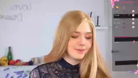 Snapshot of _yourfoxy_ chatting on 11/07/25, 06:19 LITTLE FOX online show from 11/07/25, 06:19