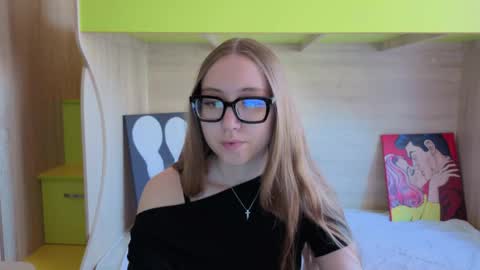 Snapshot of _yourhotangel_ chatting on 06/05/26, 07:03 Eva online show from 06/05/26, 07:03