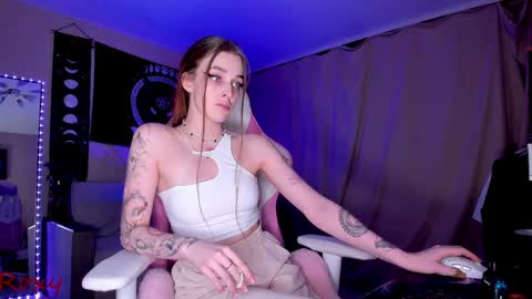 Roxy online show from 02/16/25, 06:54