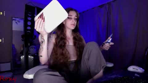 Roxy online show from 09/29/25, 04:56