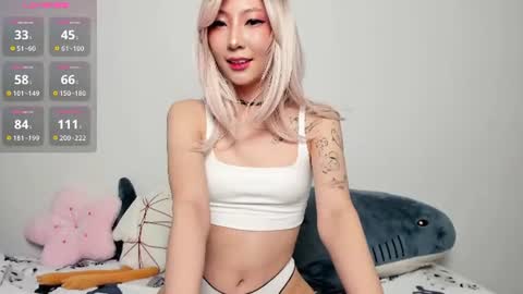 Mia online show from 06/09/26, 11:27
