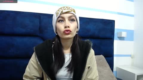 Yuyi online show from 12/26/24, 11:10