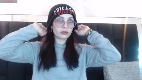 Yuyi online show from 01/03/25, 11:03