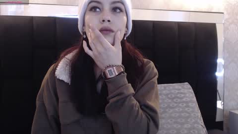 Yuyi online show from 01/07/25, 11:05