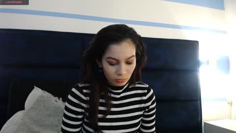 Yuyi online show from 01/11/25, 02:20