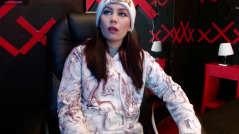 Yuyi online show from 01/22/25, 11:12