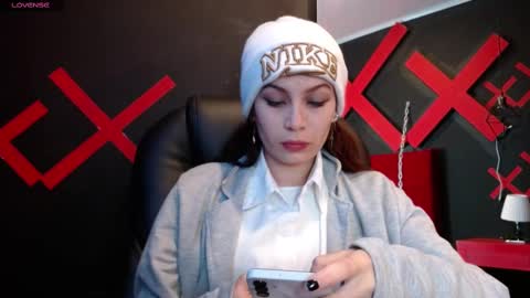 Yuyi online show from 03/10/25, 10:59