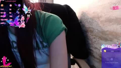 Yuyi online show from 06/03/26, 01:41