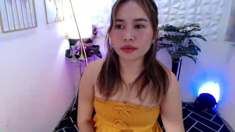 Snapshot of _zinnia143 chatting on 09/18/25, 12:23 _zinnia143 online show from 09/18/25, 12:23