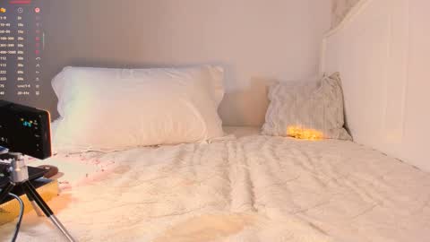   Alena  online show from 09/15/25, 09:53